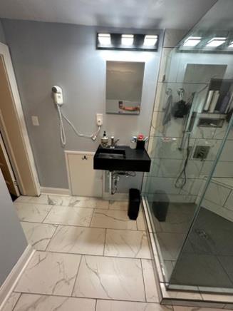 Photo of a bathroom in Lyman with plumbing expertly cared for by Sterling Craft